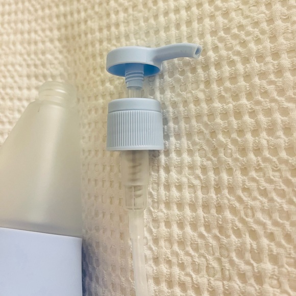 NWOT Cleancult Glass Liquid Hand Soap Dispenser - Picture 8 of 14